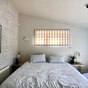 Apartment The But N Ben